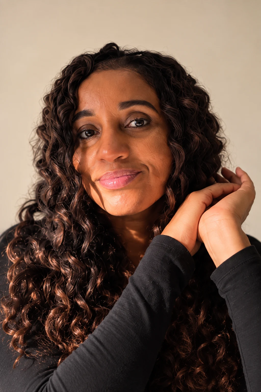 Esti, the person behind Amara Noir